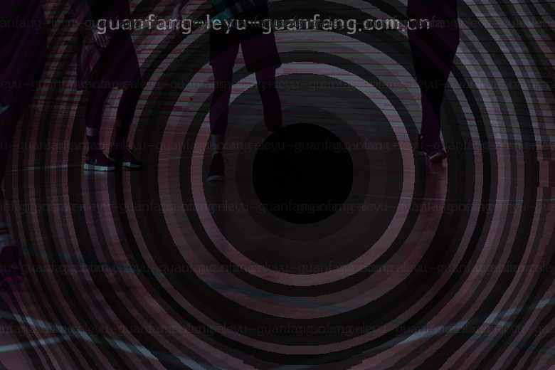 绿茵场追逐飞火流星